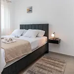 Apartamento Kamarin