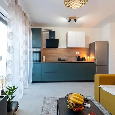 Kamarin Apartment