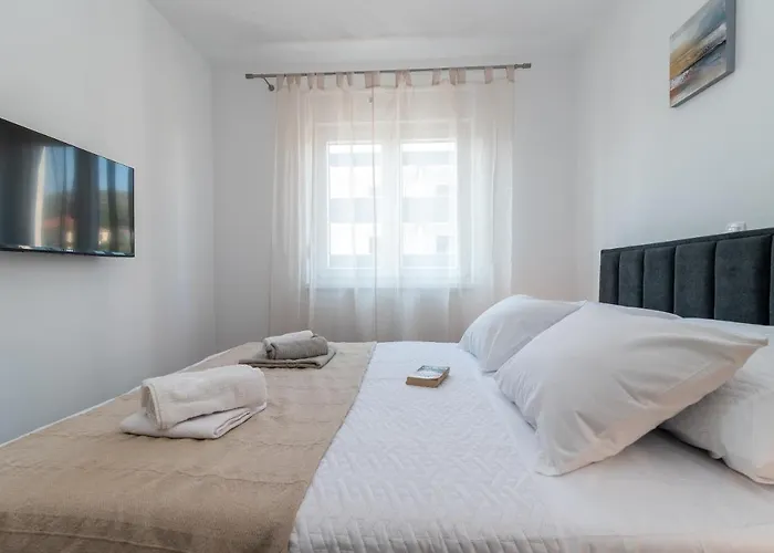 Kamarin Apartment