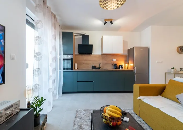 Kamarin Apartment