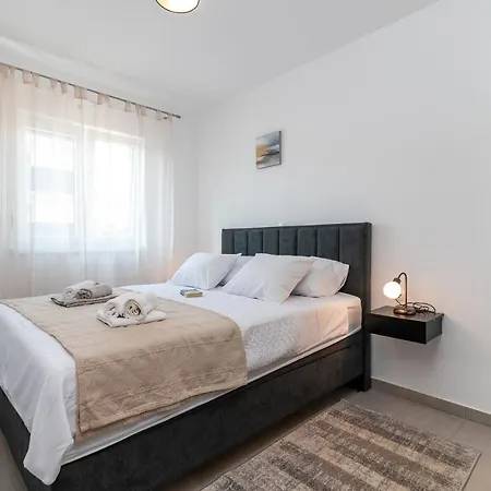 Kamarin Apartament *
